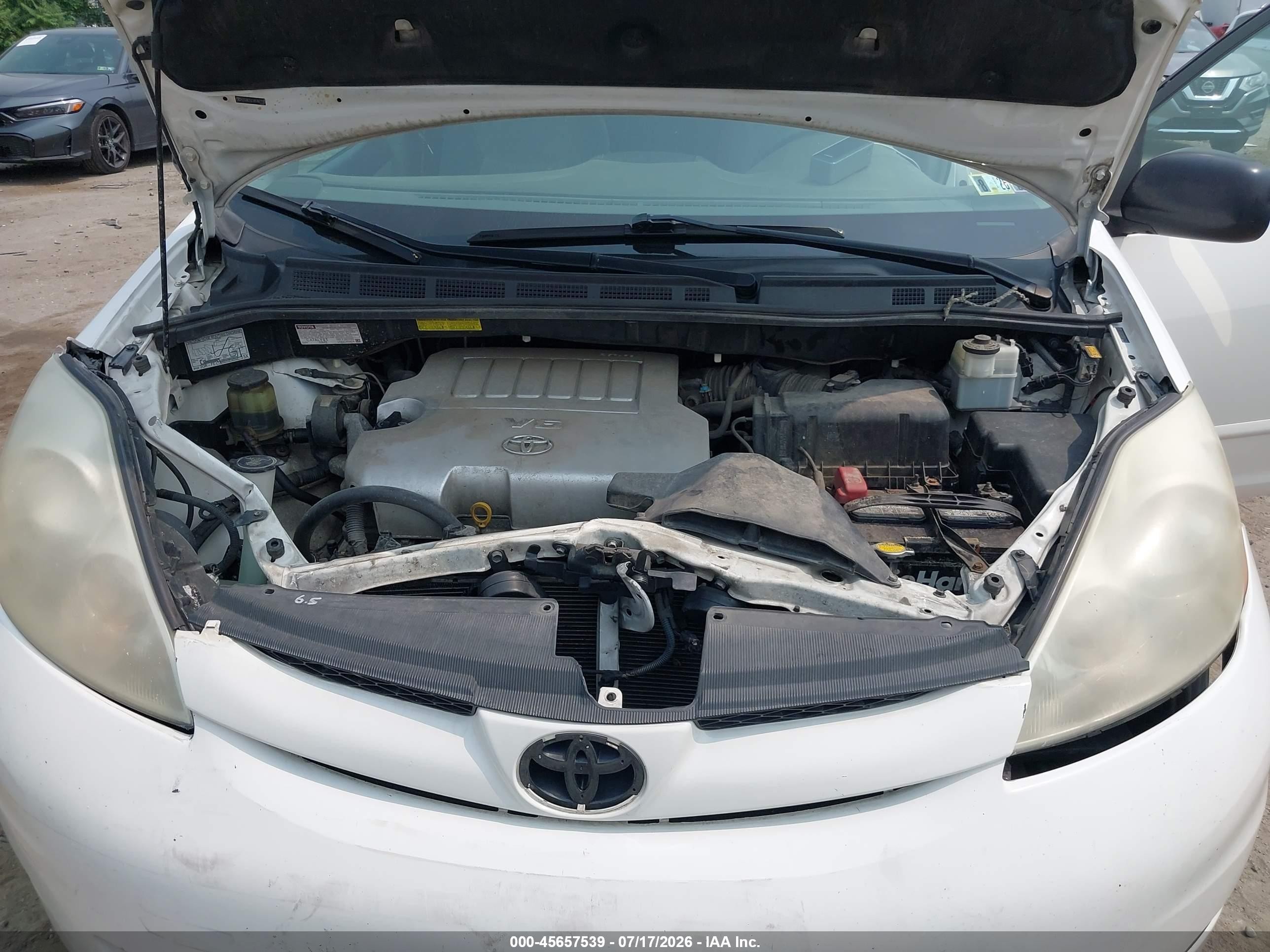 2008 Toyota Sienna Le White vin: 5TDZK23C38S167156