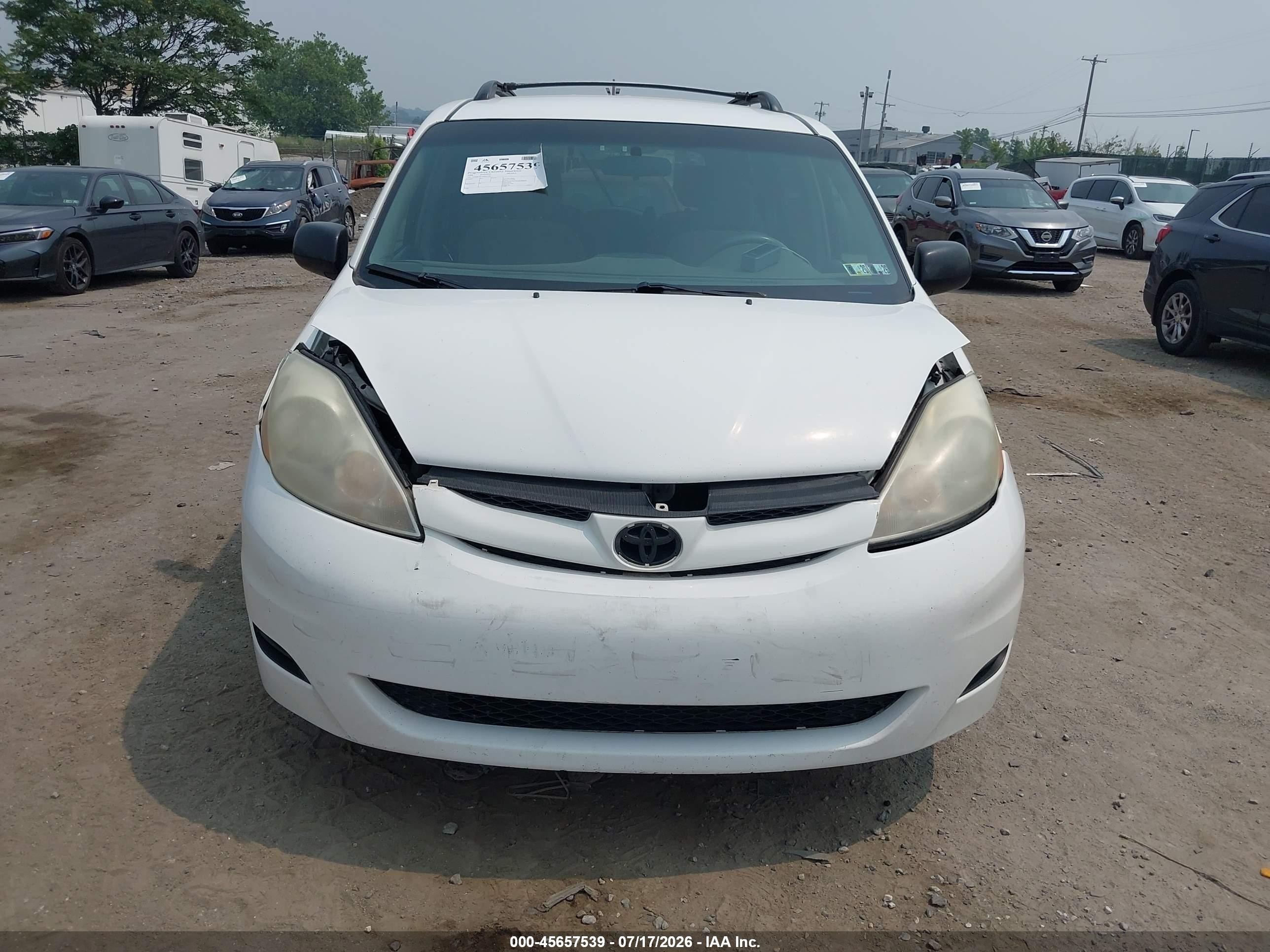 2008 Toyota Sienna Le White vin: 5TDZK23C38S167156