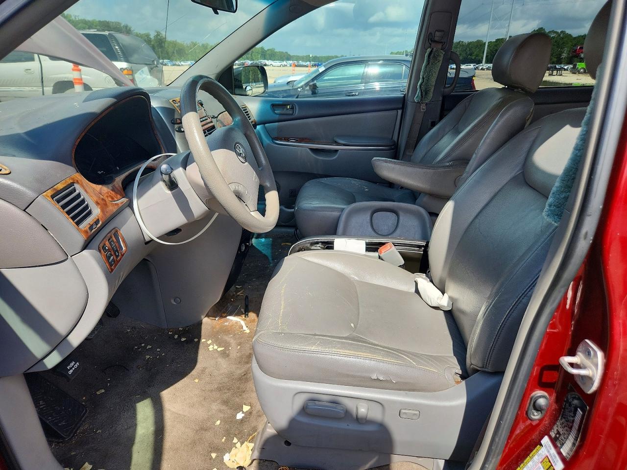 2008 Toyota Sienna Le 8-passenger Красный vin: 5TDZK23C38S168212