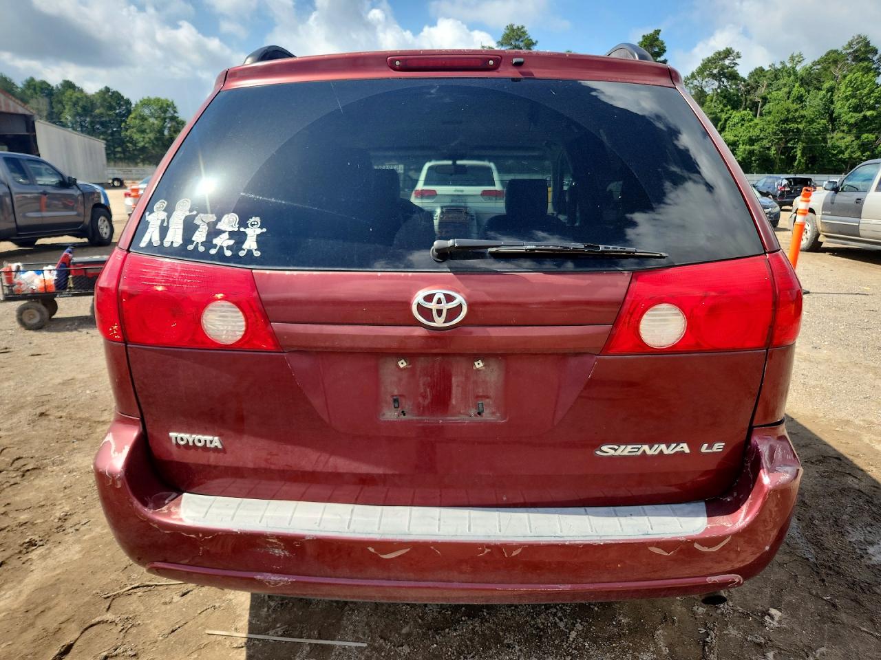 2008 Toyota Sienna Le 8-passenger Красный vin: 5TDZK23C38S168212