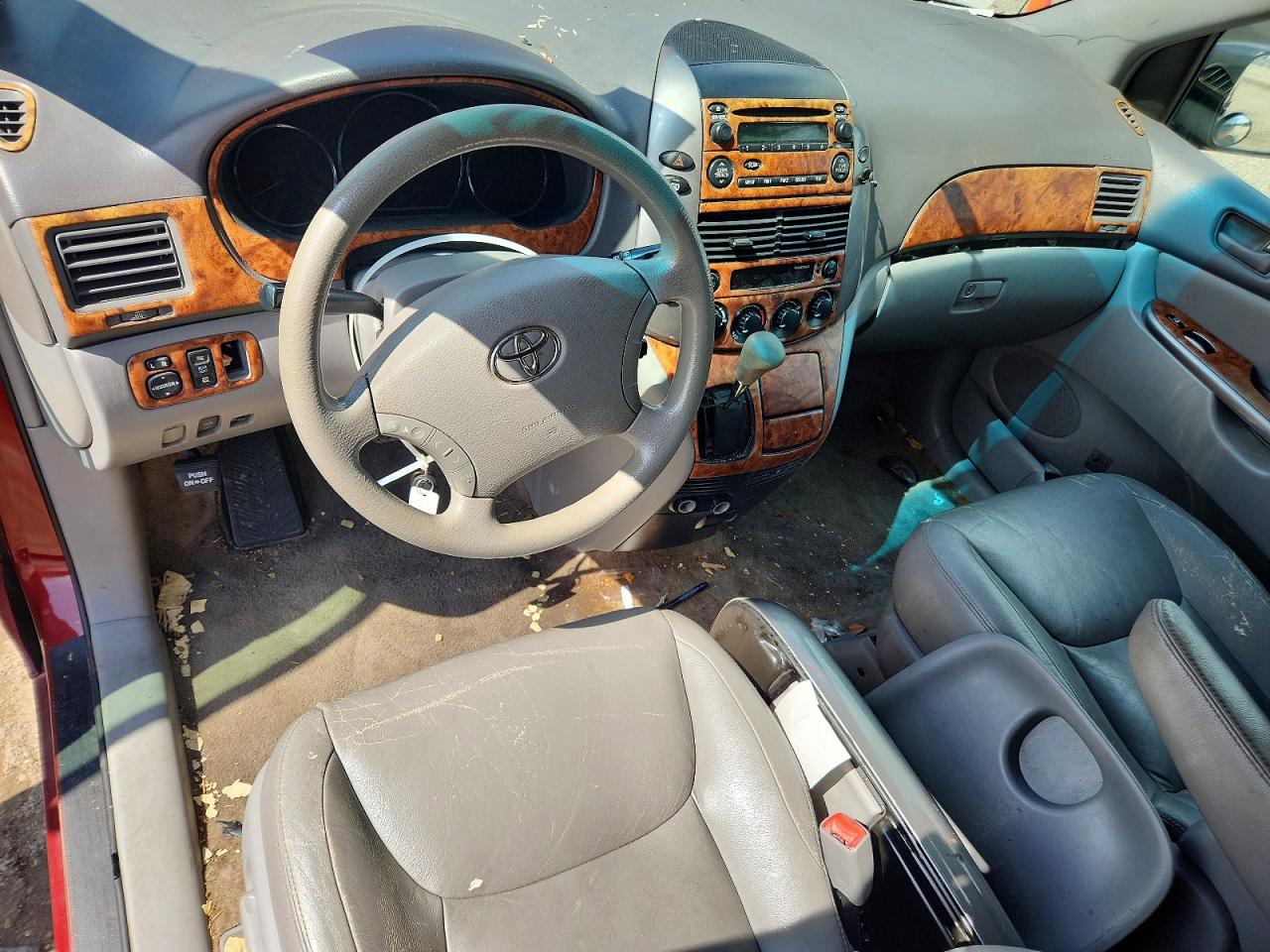 2008 Toyota Sienna Le 8-passenger Красный vin: 5TDZK23C38S168212