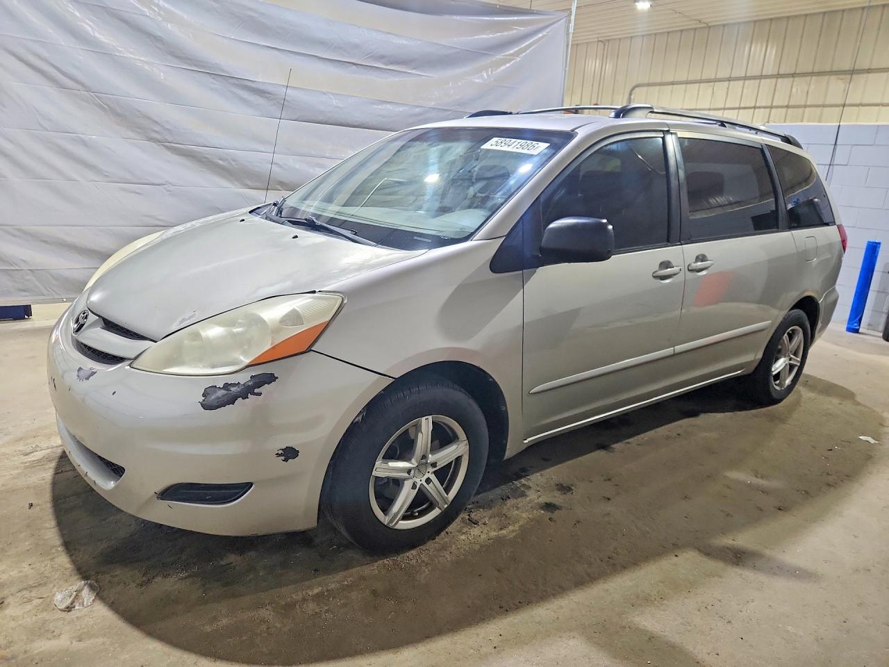 2008 Toyota Sienna Ce 7-passenger Silver vin: 5TDZK23C38S176052