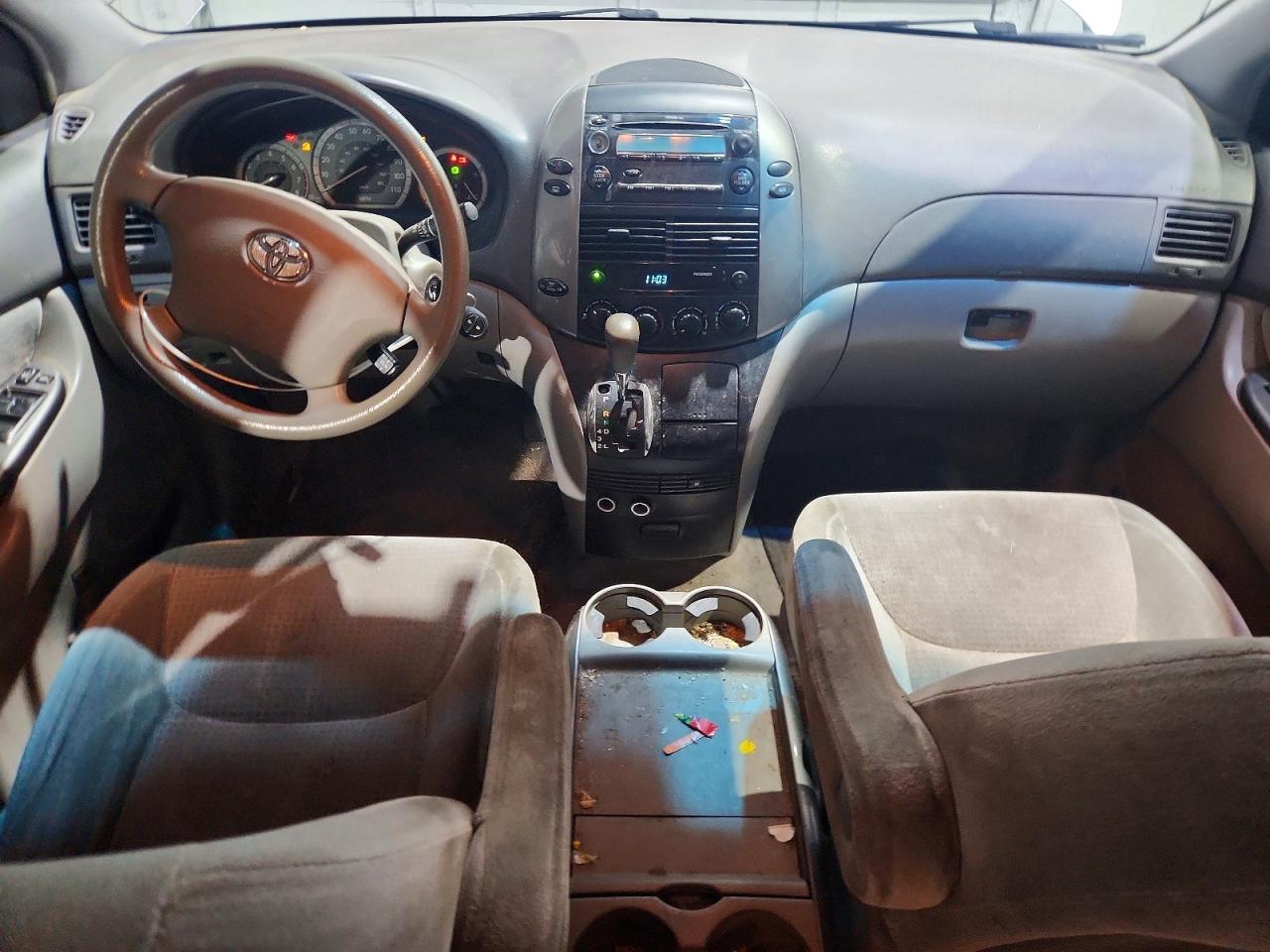 2008 Toyota Sienna Ce 7-passenger Silver vin: 5TDZK23C38S176052