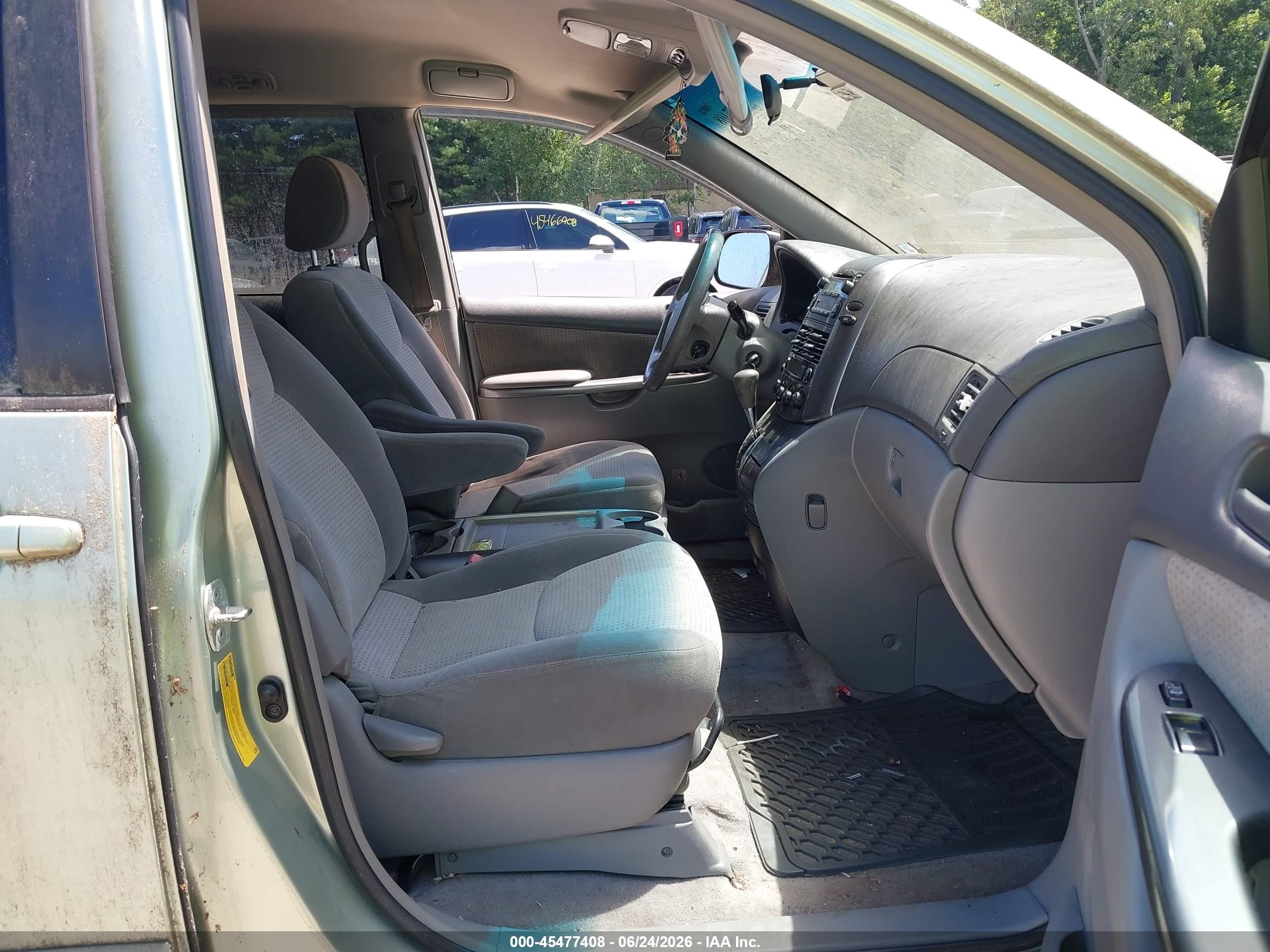 2008 Toyota Sienna Le Green vin: 5TDZK23C38S176701