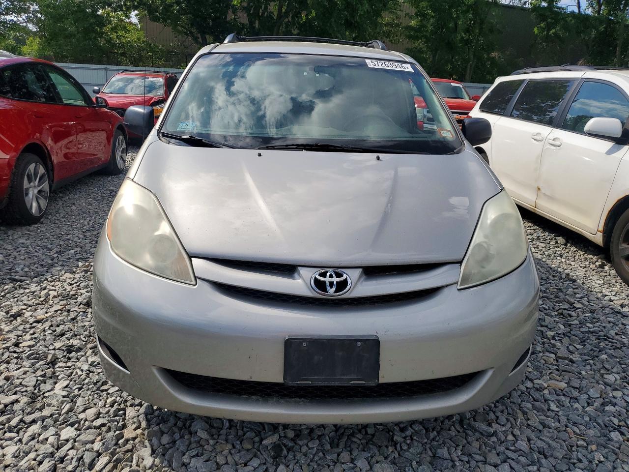 2008 Toyota Sienna Le 8-passenger Silver vin: 5TDZK23C38S199864