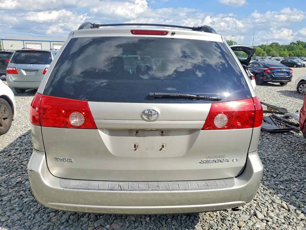 2008 Toyota Sienna Le 8-passenger Silver vin: 5TDZK23C38S199864