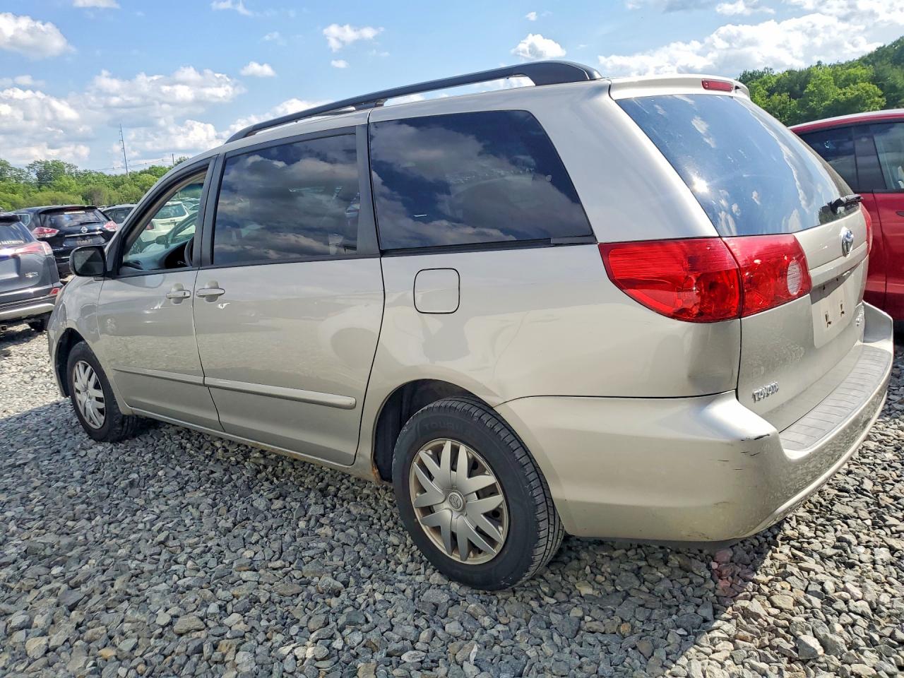 2008 Toyota Sienna Le 8-passenger Silver vin: 5TDZK23C38S199864