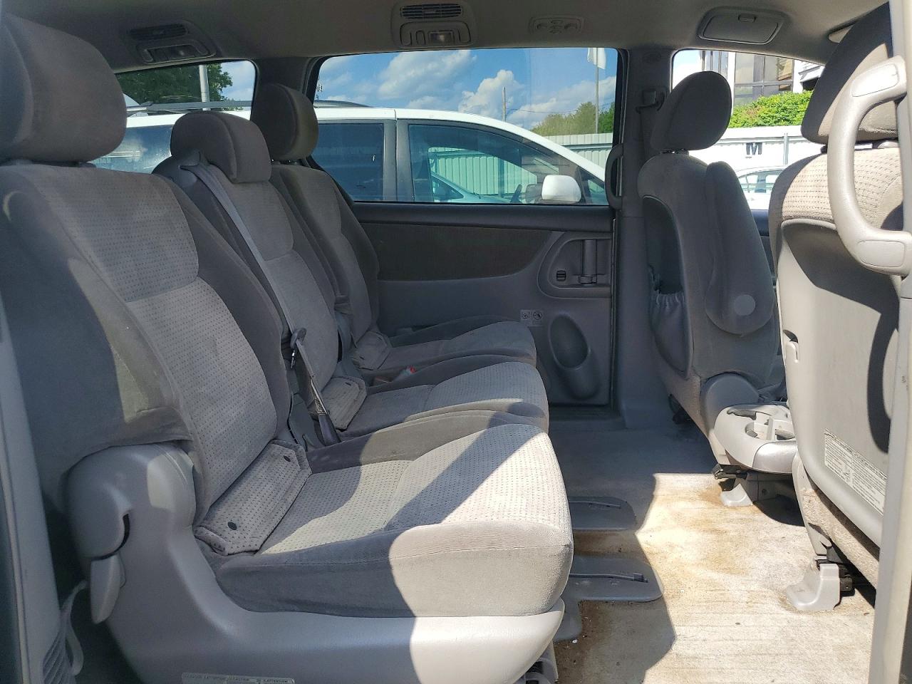 2008 Toyota Sienna Le 8-passenger Silver vin: 5TDZK23C38S199864