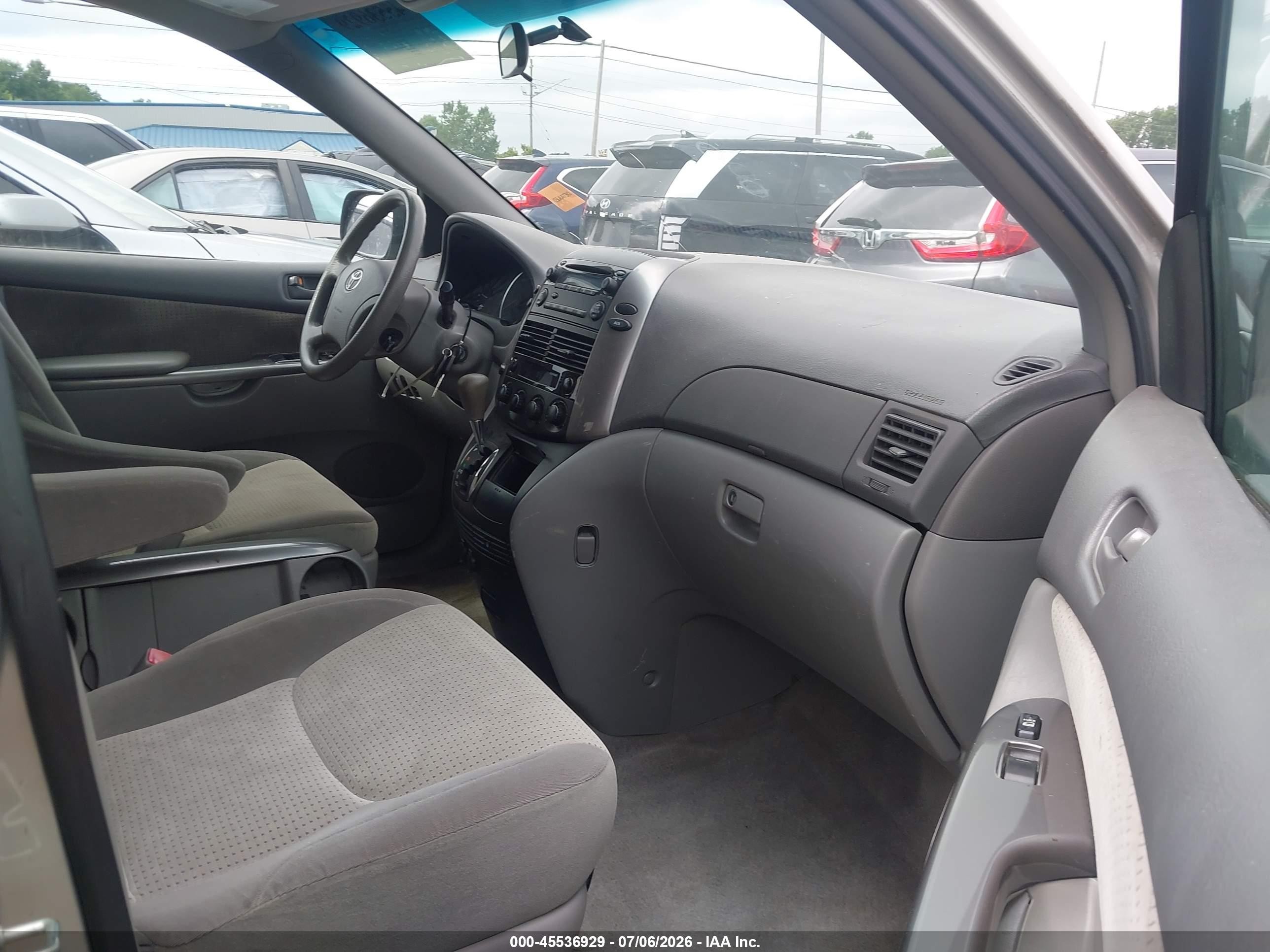 2008 Toyota Sienna Le Silver vin: 5TDZK23C38S211317