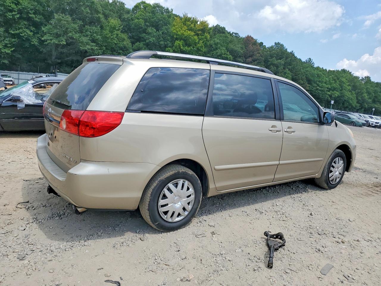 2008 Toyota Sienna Ce 7-passenger Gold vin: 5TDZK23C38S221992