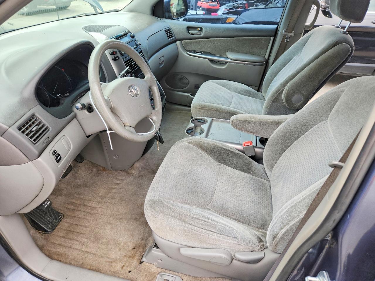 2009 Toyota Sienna Ce 7-passenger Gray vin: 5TDZK23C39S226014