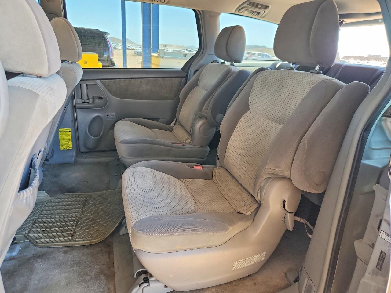 2009 Toyota Sienna Le 7-passenger Silver vin: 5TDZK23C39S227096