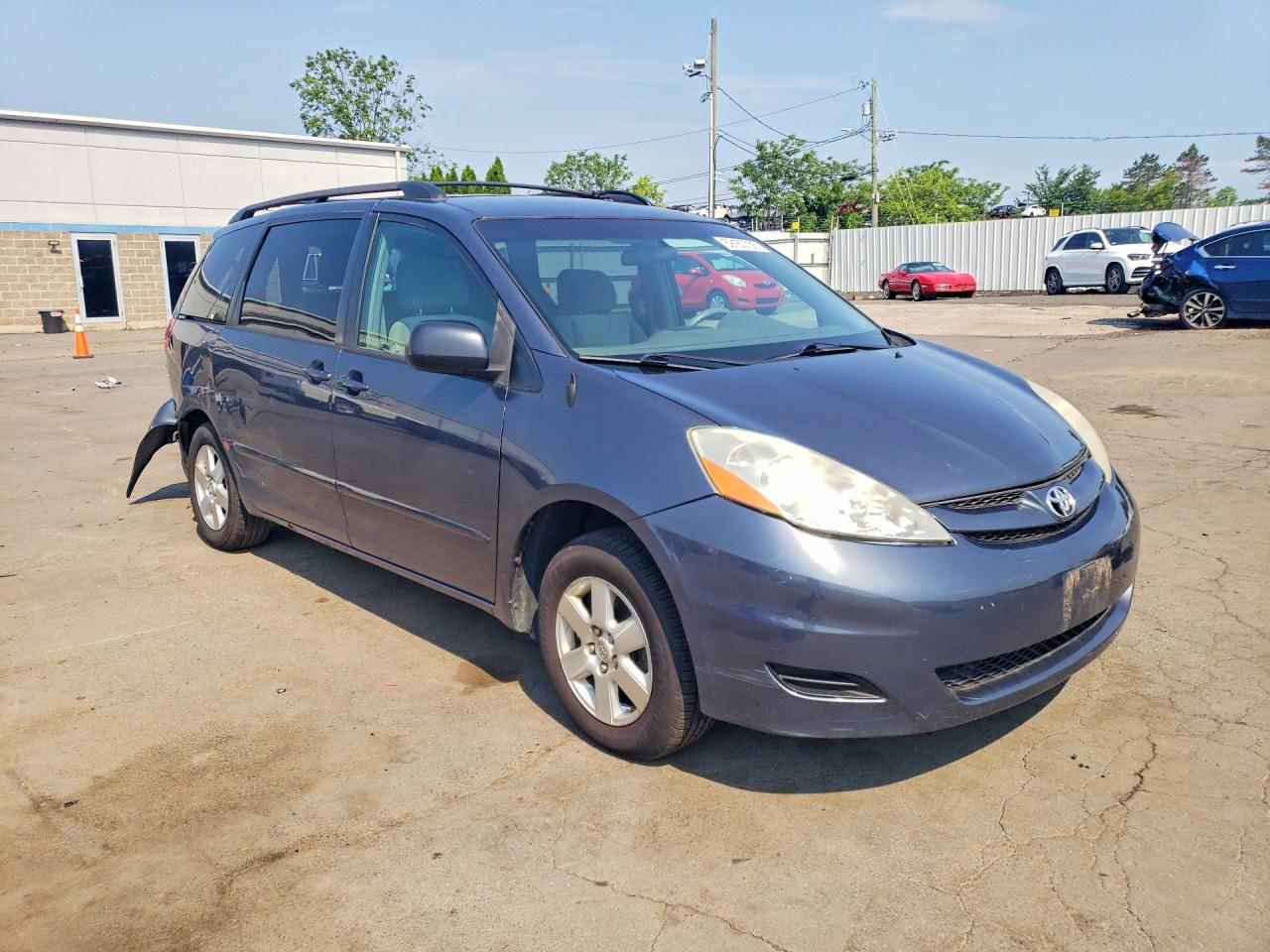 2009 Toyota Sienna Le 7-passenger Blue vin: 5TDZK23C39S235358