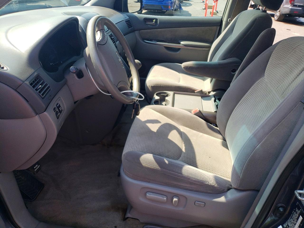 2009 Toyota Sienna Le 7-passenger Blue vin: 5TDZK23C39S235358