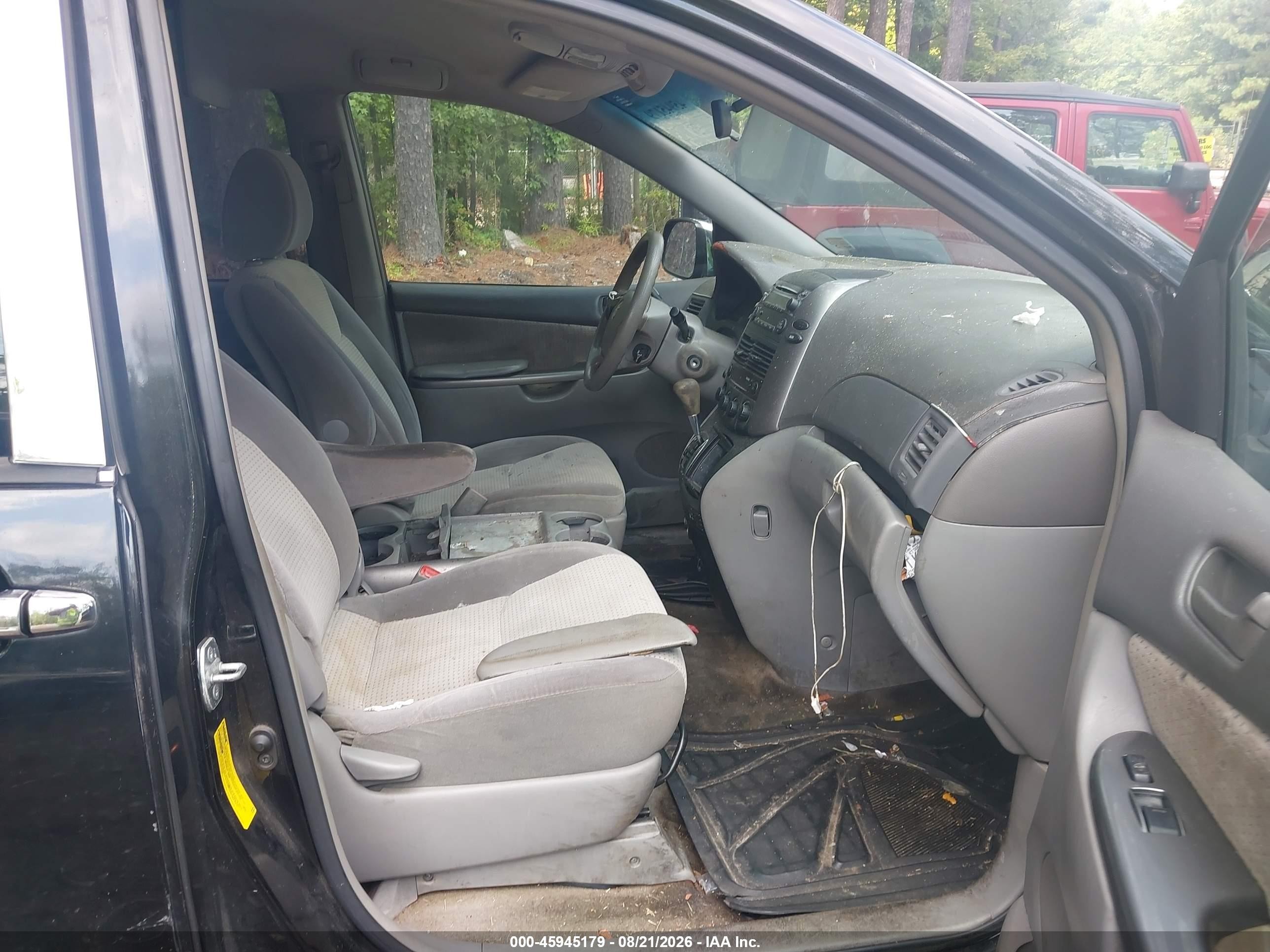 2009 Toyota Sienna Le Black vin: 5TDZK23C39S247607
