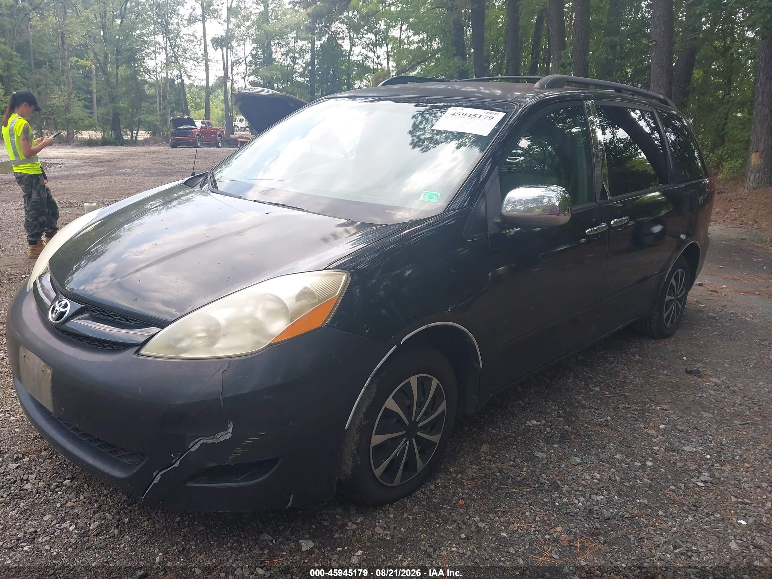 2009 Toyota Sienna Le Black vin: 5TDZK23C39S247607
