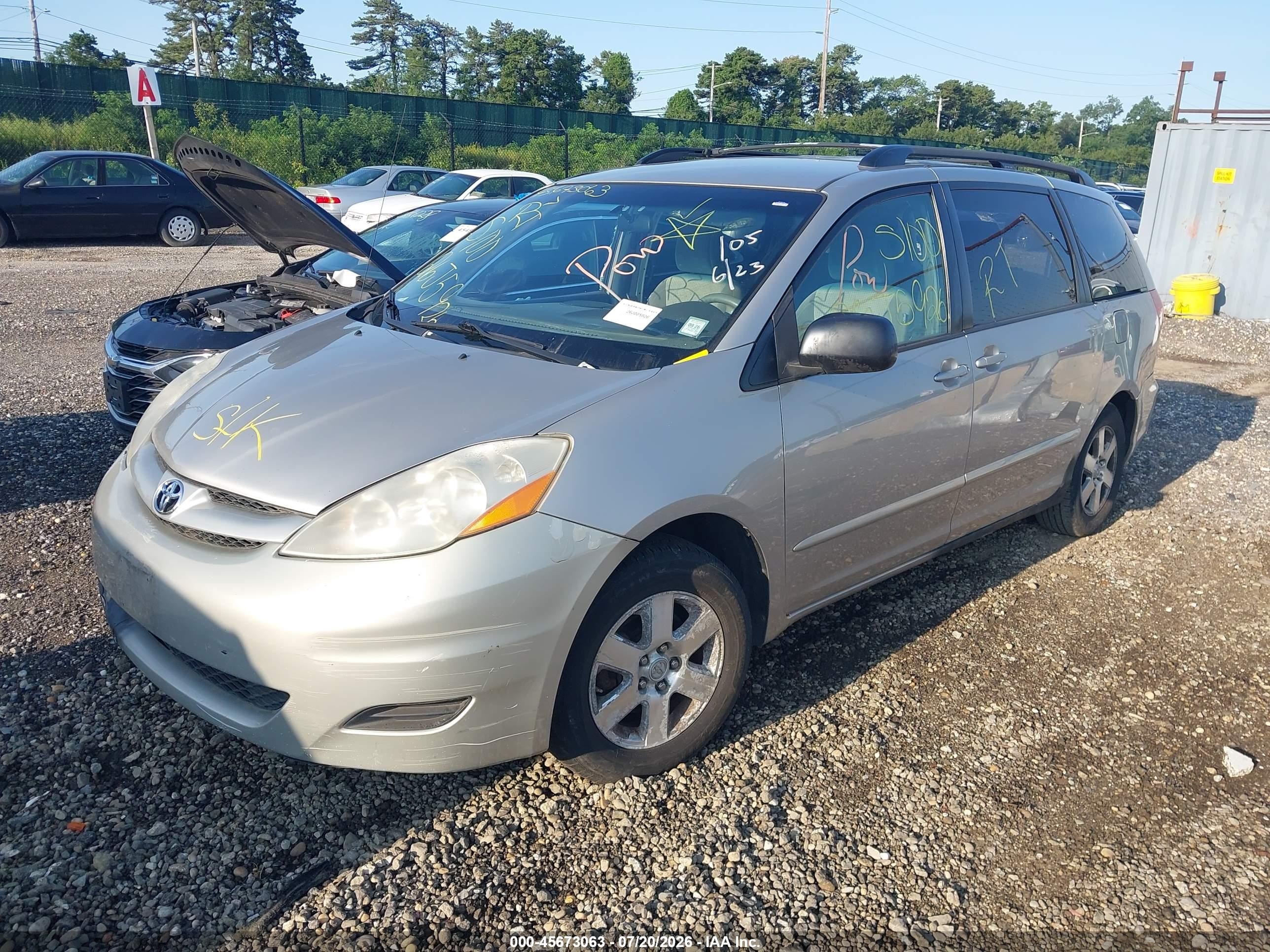 2009 Toyota Sienna Le Серый vin: 5TDZK23C39S263452