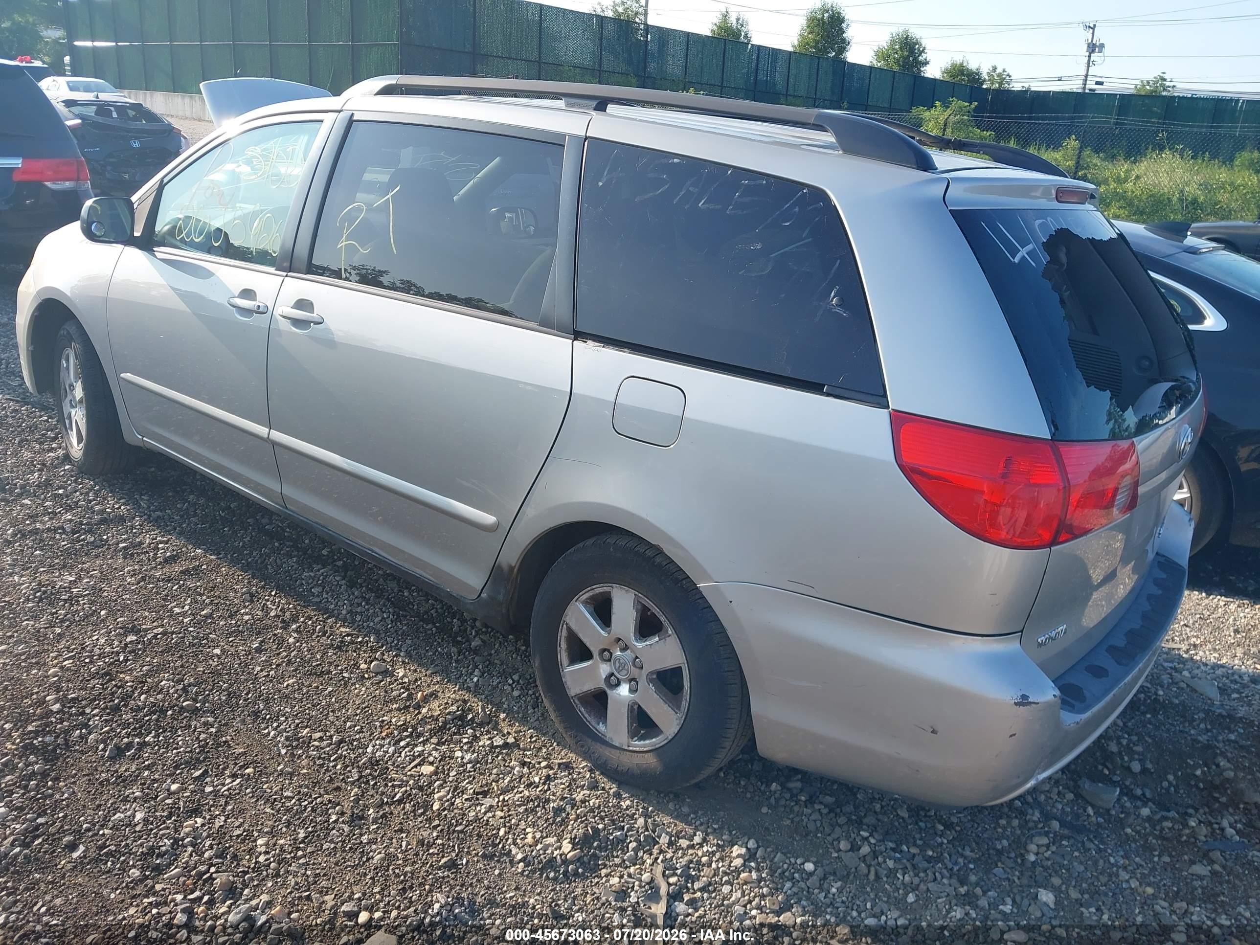 2009 Toyota Sienna Le Серый vin: 5TDZK23C39S263452