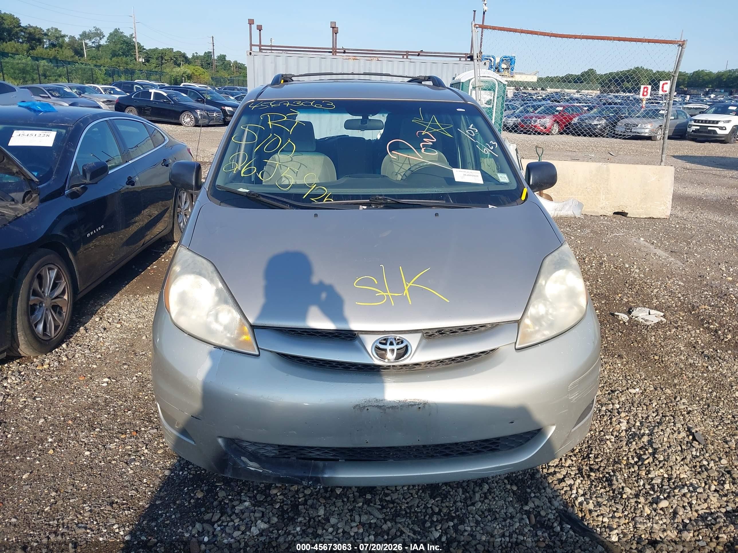 2009 Toyota Sienna Le Серый vin: 5TDZK23C39S263452