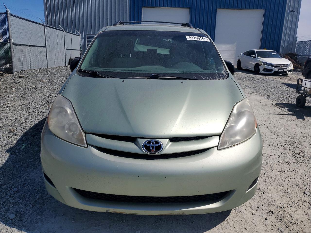 2009 Toyota Sienna Le 8-passenger Green vin: 5TDZK23C39S266691