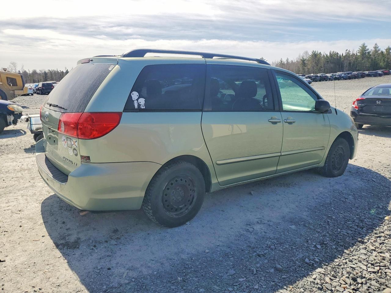 2009 Toyota Sienna Le 8-passenger Green vin: 5TDZK23C39S266691