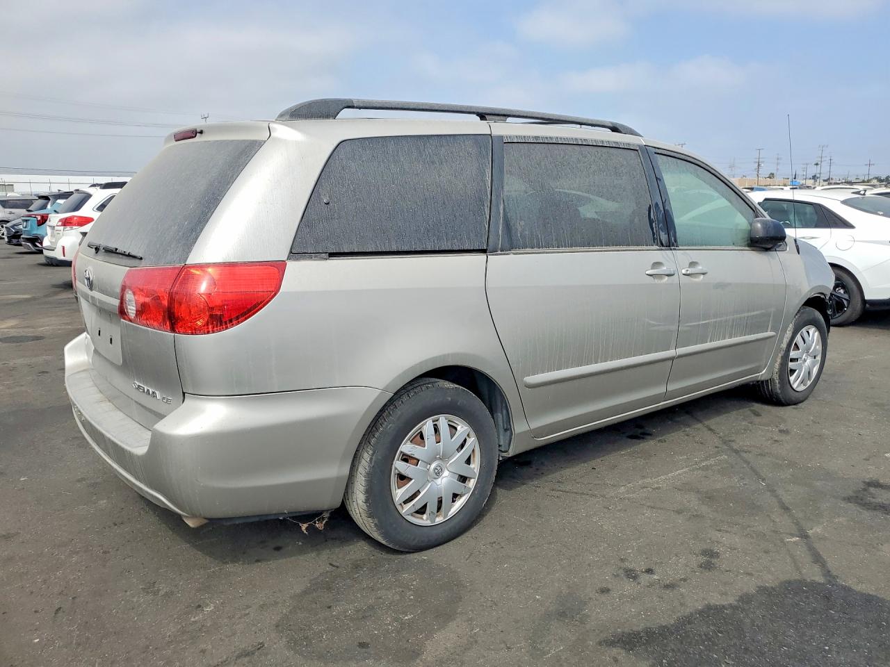 2009 Toyota Sienna Le 8-passenger Silver vin: 5TDZK23C39S276086
