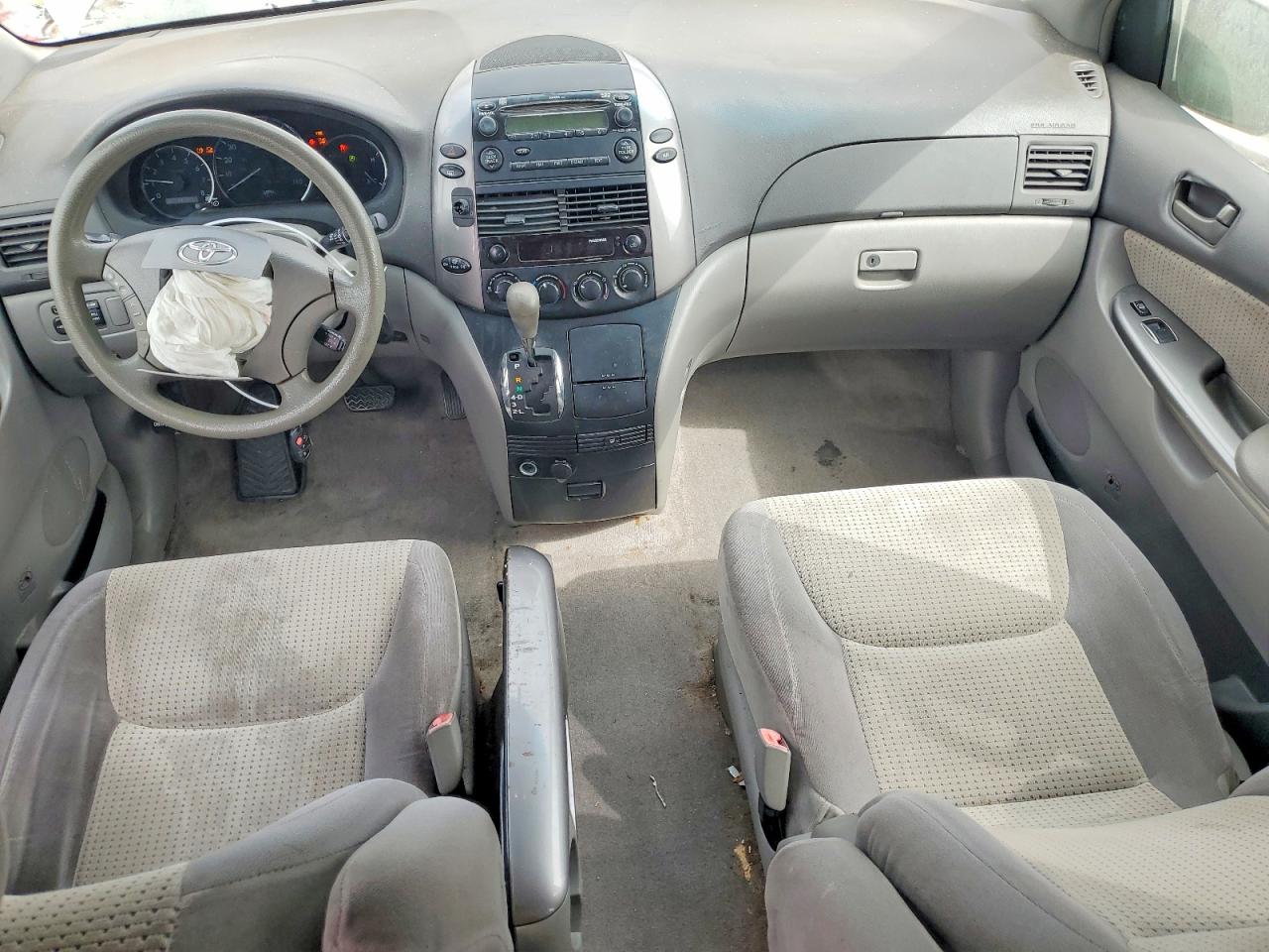 2009 Toyota Sienna Le 8-passenger Silver vin: 5TDZK23C39S276086