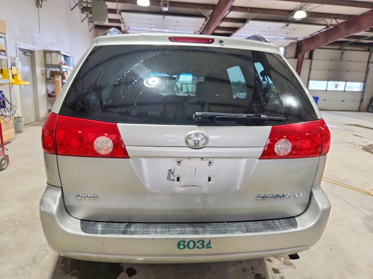2009 Toyota Sienna Le 7-passenger Silver vin: 5TDZK23C39S278050