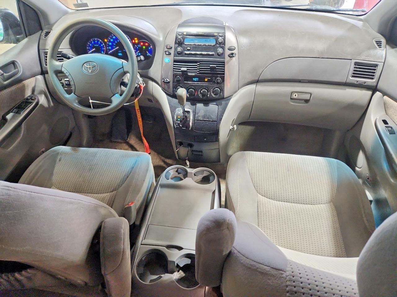 2009 Toyota Sienna Le 7-passenger Silver vin: 5TDZK23C39S278050