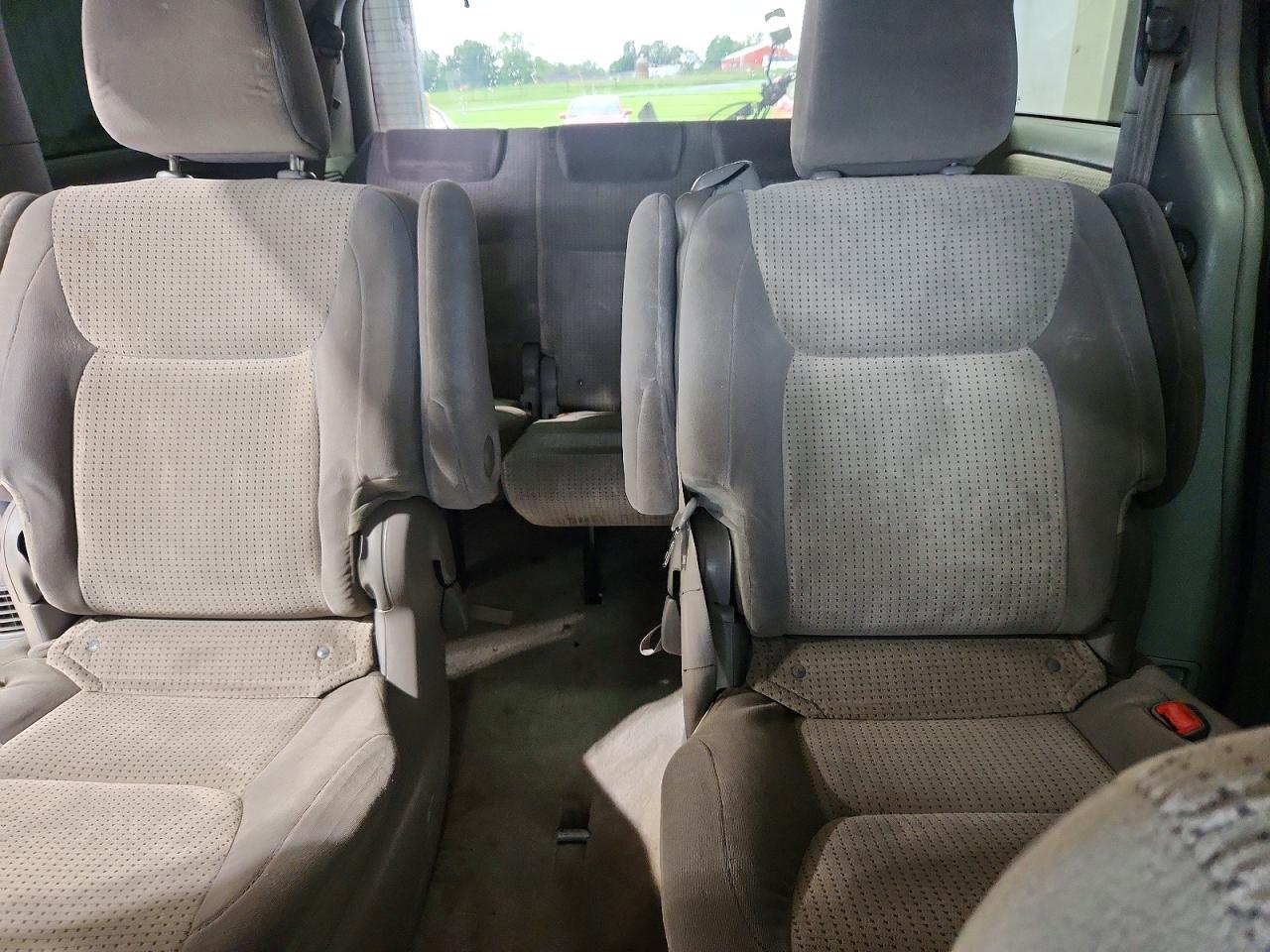 2009 Toyota Sienna Le 7-passenger Silver vin: 5TDZK23C39S278050