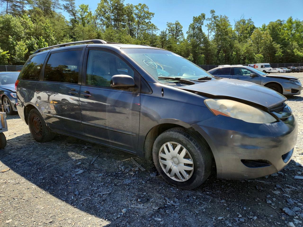 2007 Toyota Sienna Le 8-passenger Gray vin: 5TDZK23C47S034369