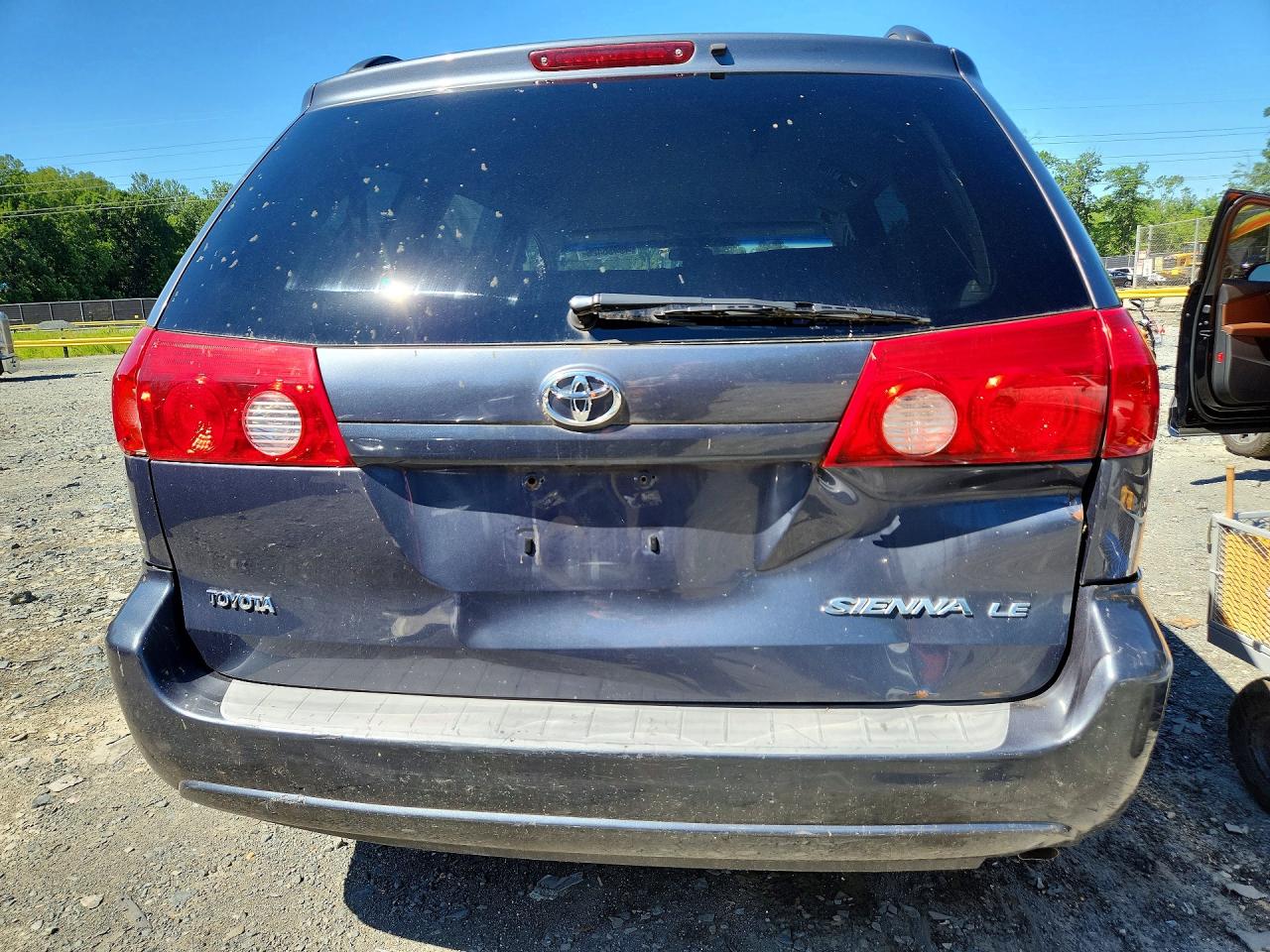 2007 Toyota Sienna Le 8-passenger Gray vin: 5TDZK23C47S034369