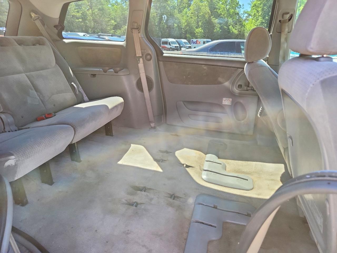2007 Toyota Sienna Le 8-passenger Gray vin: 5TDZK23C47S034369