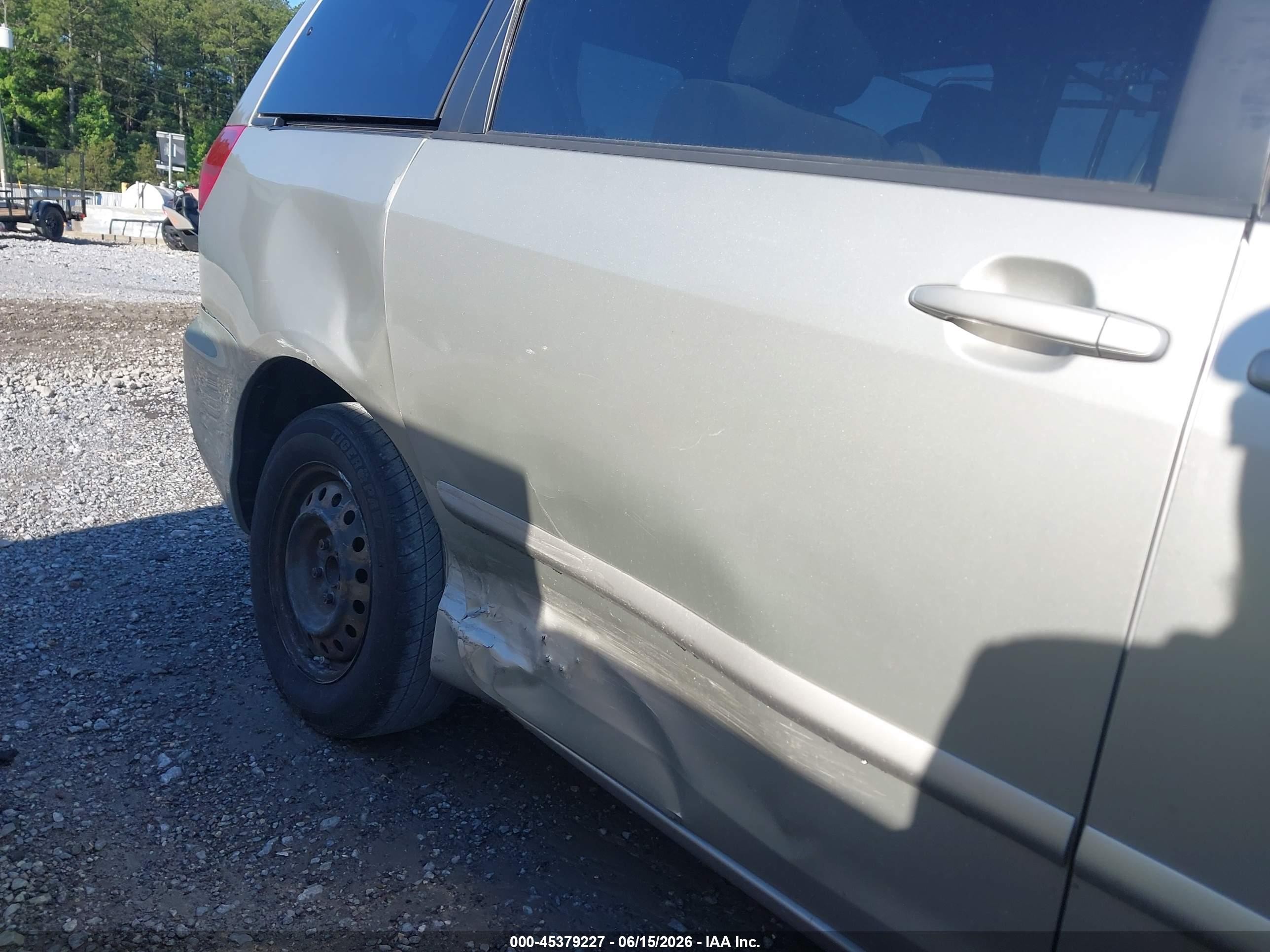 2007 Toyota Sienna Le Silver vin: 5TDZK23C47S037191