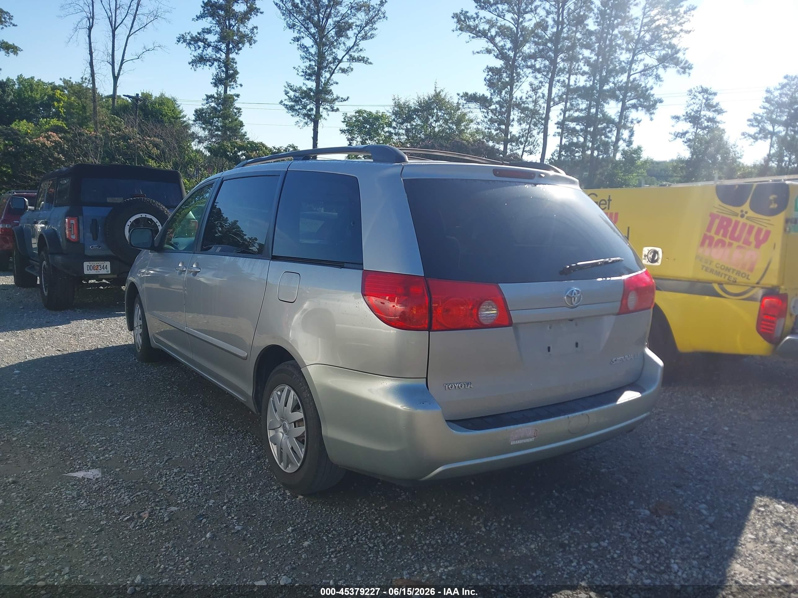 2007 Toyota Sienna Le Silver vin: 5TDZK23C47S037191