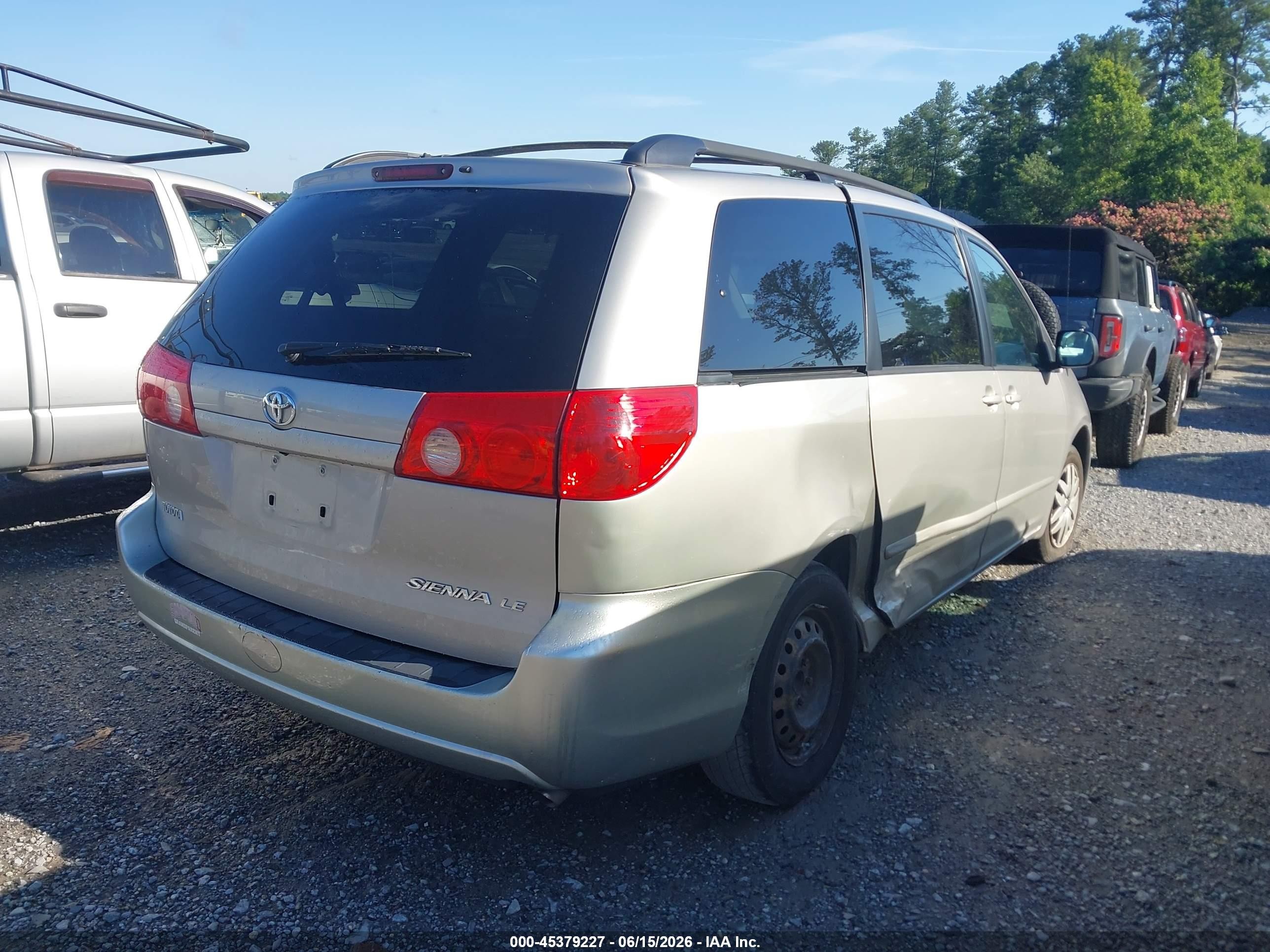 2007 Toyota Sienna Le Silver vin: 5TDZK23C47S037191