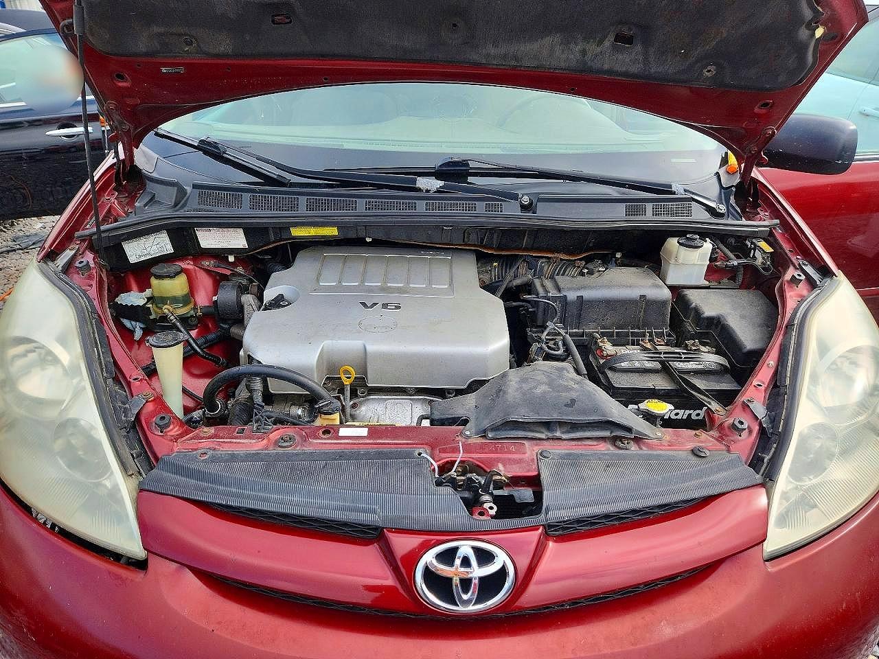2007 Toyota Sienna Le 7-passenger Maroon vin: 5TDZK23C47S052578