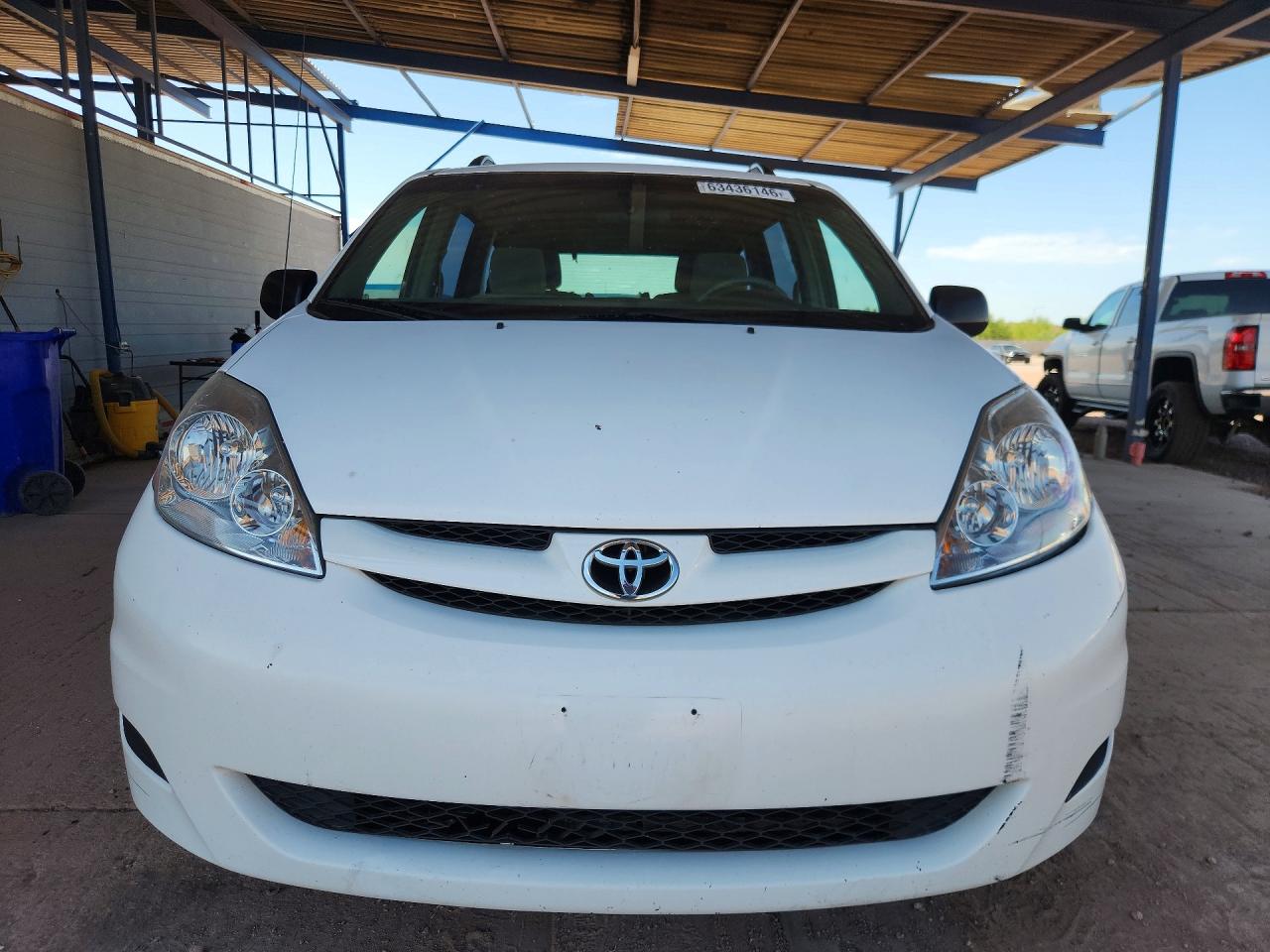 2007 Toyota Sienna Ce 7-passenger White vin: 5TDZK23C47S081353