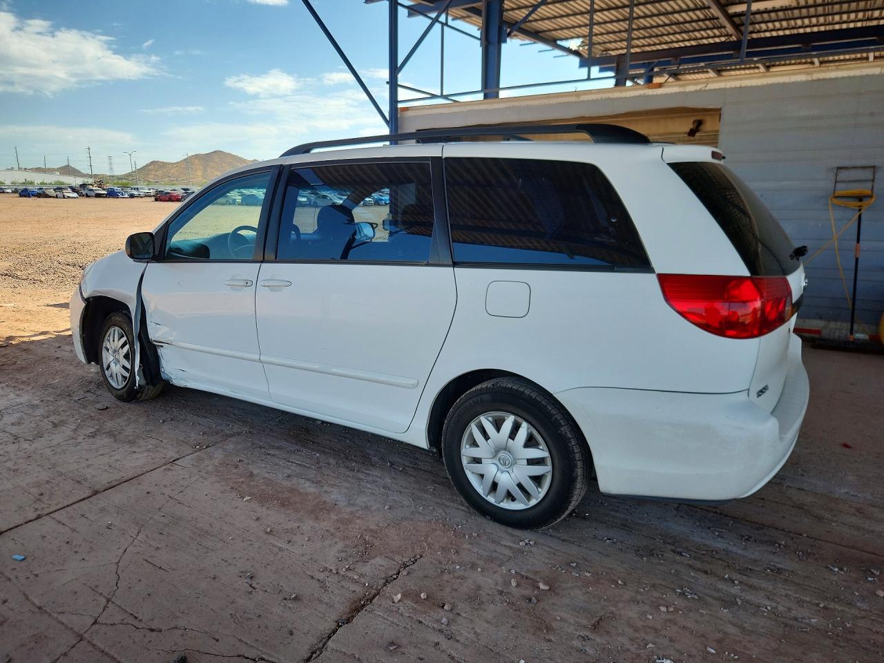 2007 Toyota Sienna Ce 7-passenger White vin: 5TDZK23C47S081353