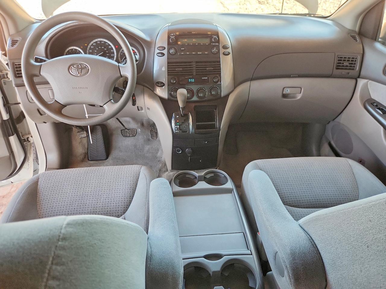 2007 Toyota Sienna Ce 7-passenger White vin: 5TDZK23C47S081353