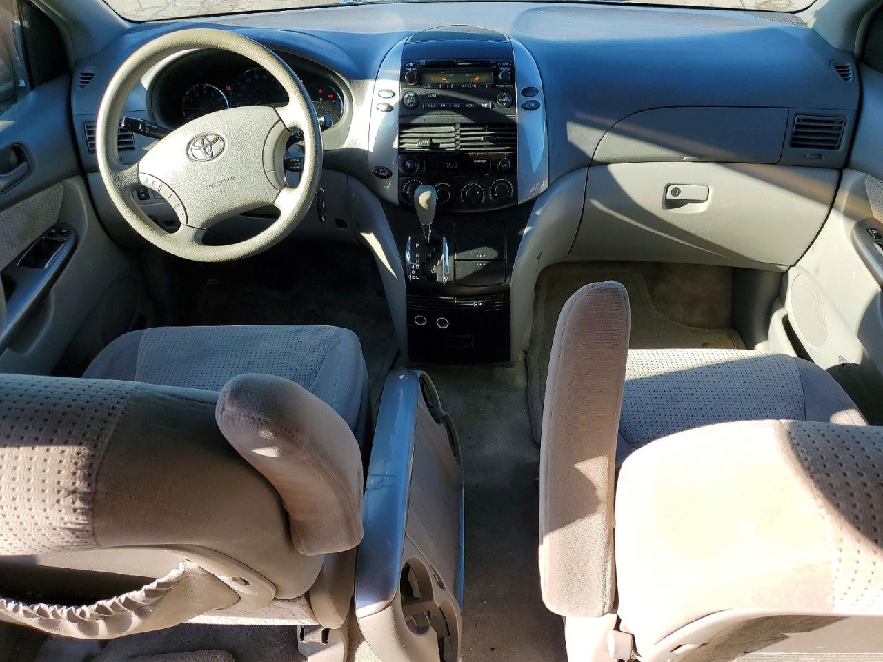 2008 Toyota Sienna Le 7-passenger Серый vin: 5TDZK23C48S115485