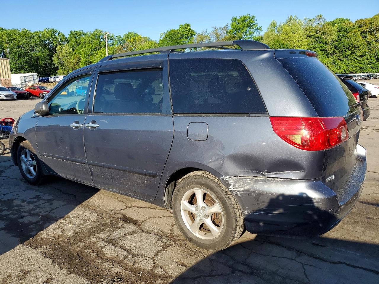 2008 Toyota Sienna Le 7-passenger Серый vin: 5TDZK23C48S115485