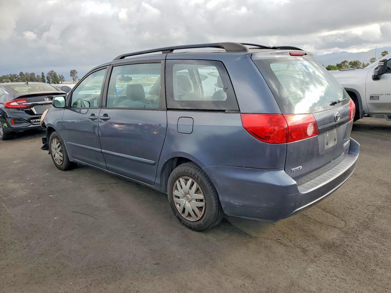 2008 Toyota Sienna Ce 7-passenger Charcoal vin: 5TDZK23C48S128608