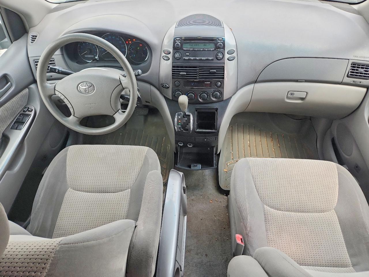 2008 Toyota Sienna Le 7-passenger Green vin: 5TDZK23C48S133050
