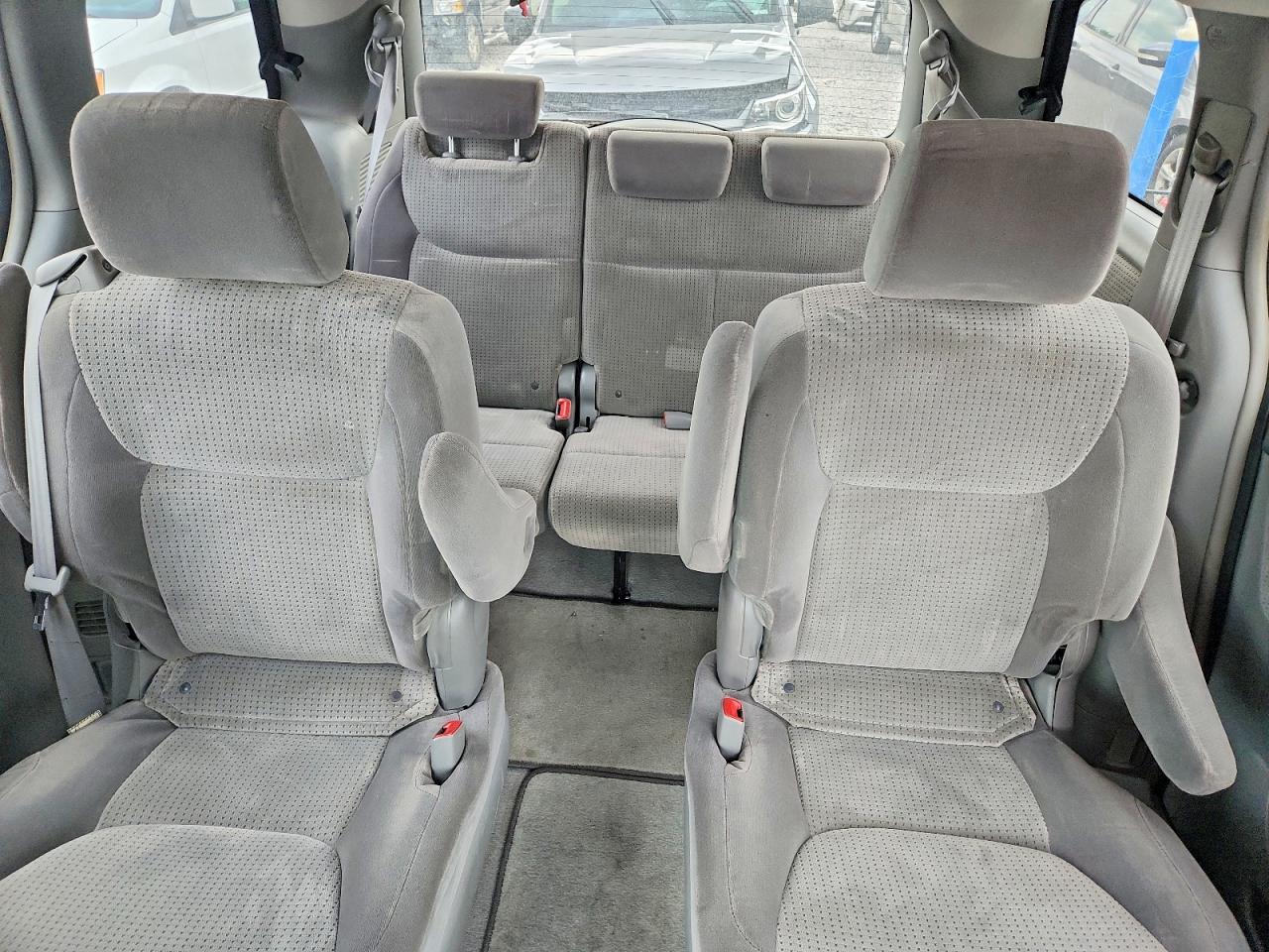 2008 Toyota Sienna Le 7-passenger Green vin: 5TDZK23C48S133050