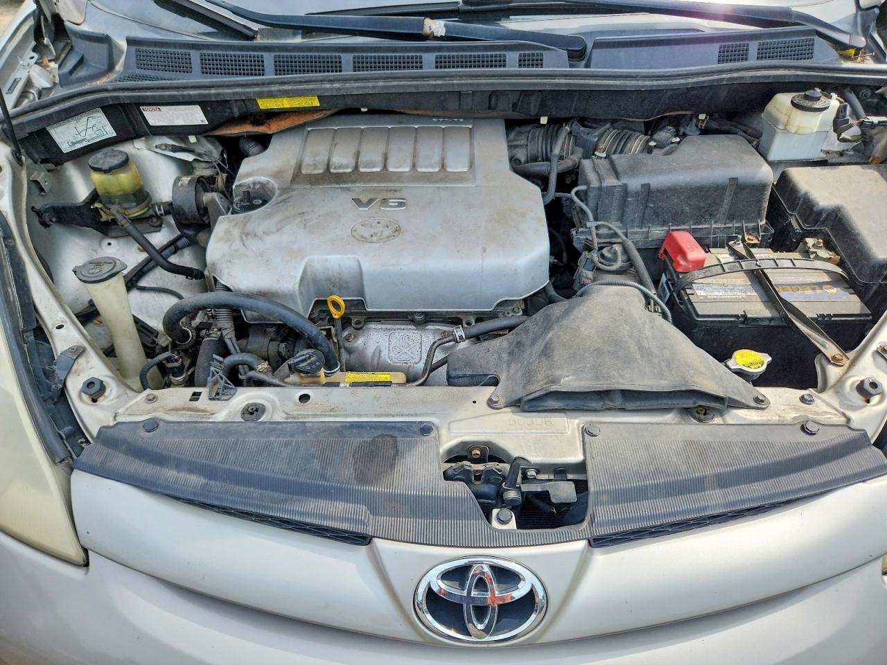 2008 Toyota Sienna Le 8-passenger Silver vin: 5TDZK23C48S139799
