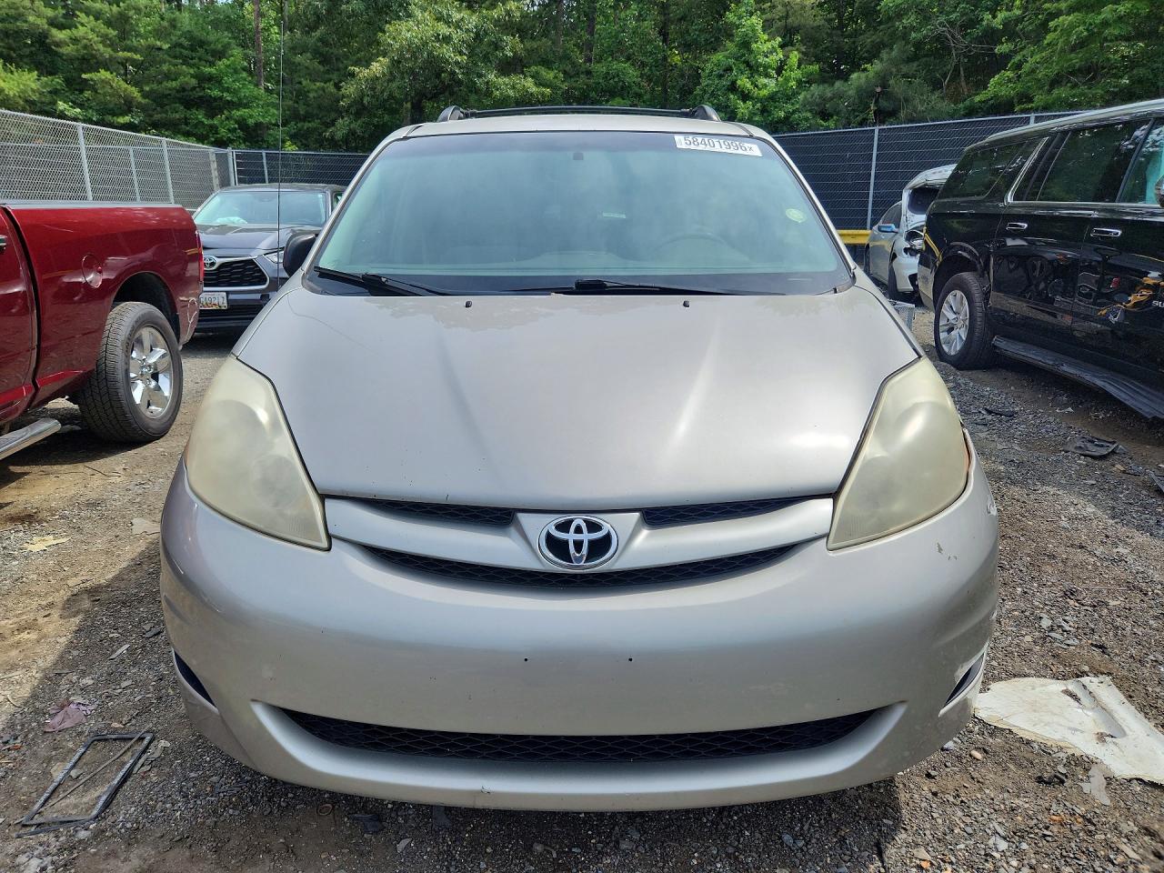 2008 Toyota Sienna Le 8-passenger Silver vin: 5TDZK23C48S139799