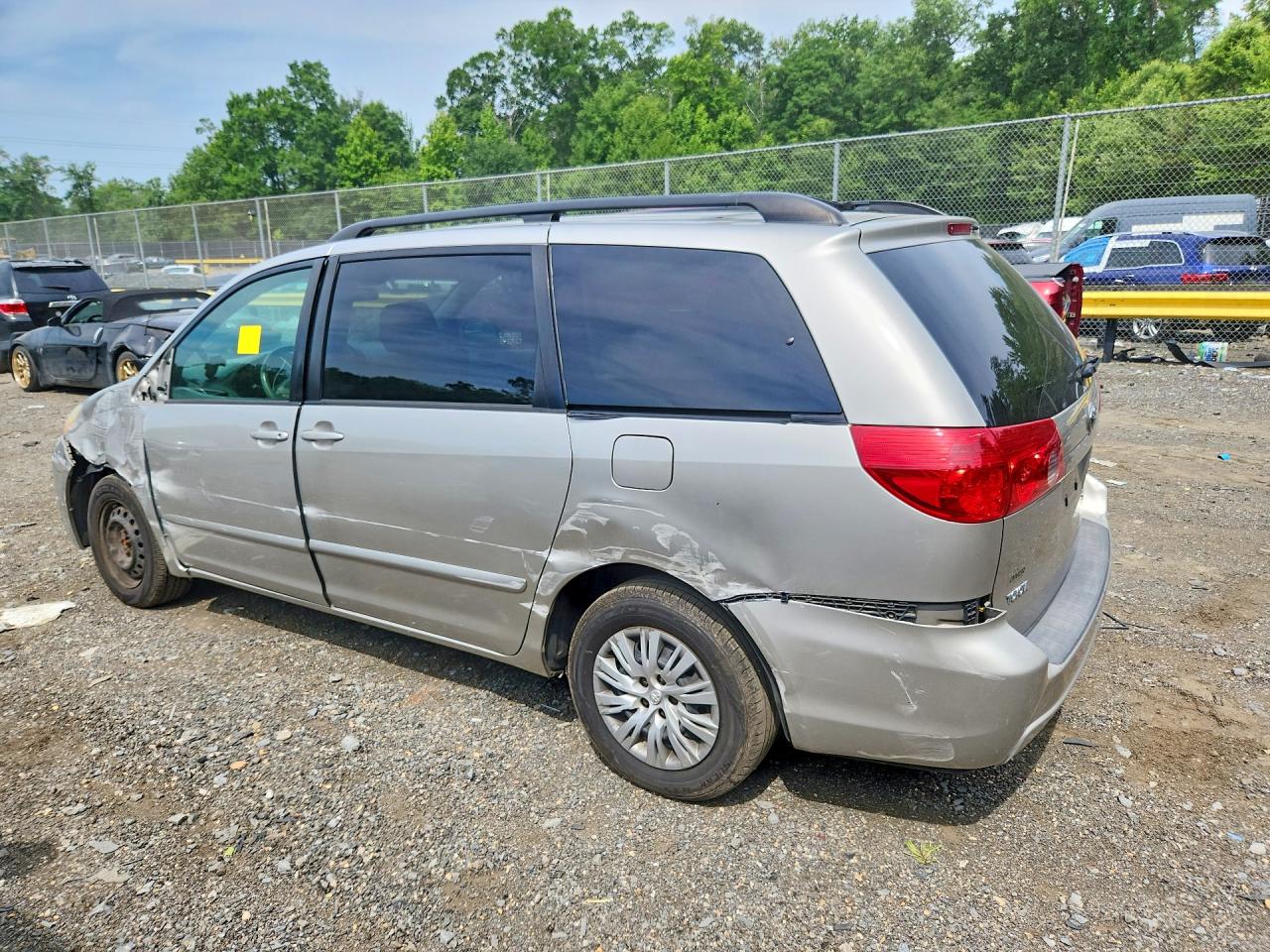 2008 Toyota Sienna Le 8-passenger Silver vin: 5TDZK23C48S139799