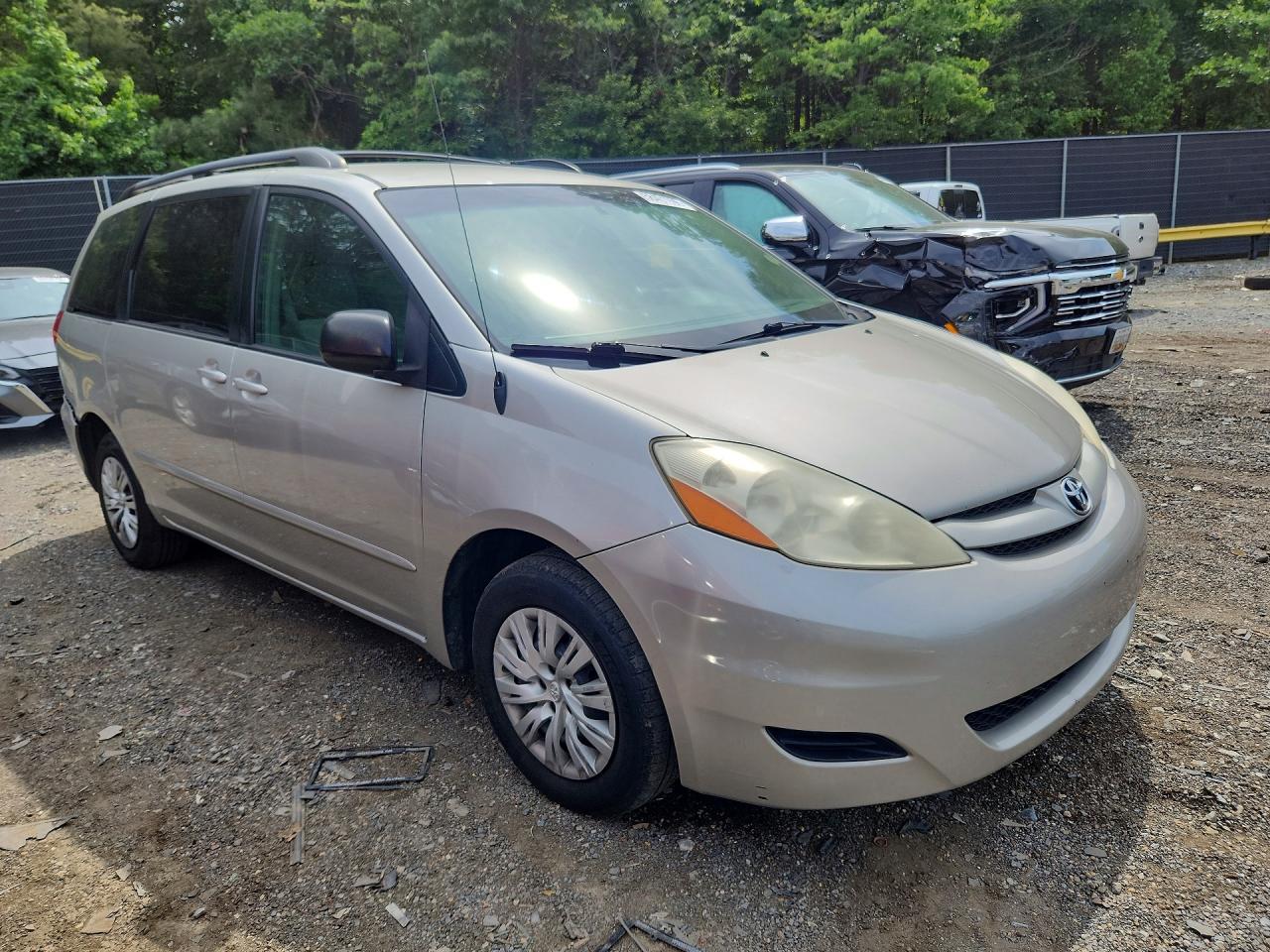2008 Toyota Sienna Le 8-passenger Silver vin: 5TDZK23C48S139799