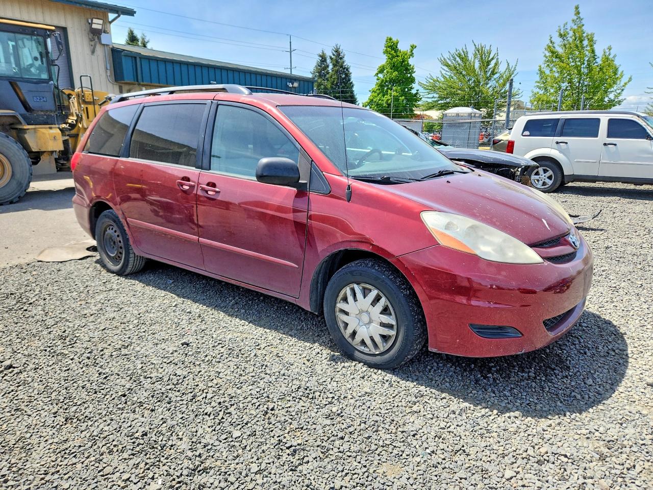 2008 Toyota Sienna Le 8-passenger Red vin: 5TDZK23C48S152942
